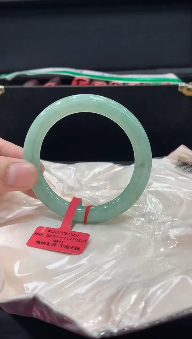 未镶嵌手镯翡翠翡翠手镯