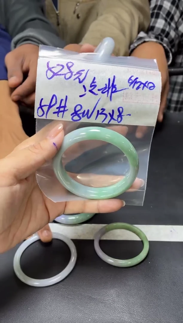 未镶嵌定制翡翠冷**非+手镯59#528元  毛货需抛光