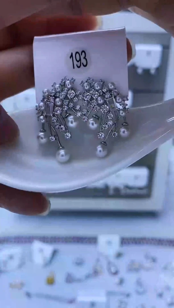 银S925镶嵌耳饰淡水珍珠193