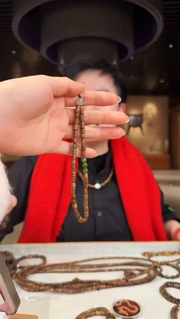 【闪购商品】沉香手串海南莺歌绿棋手机链随形