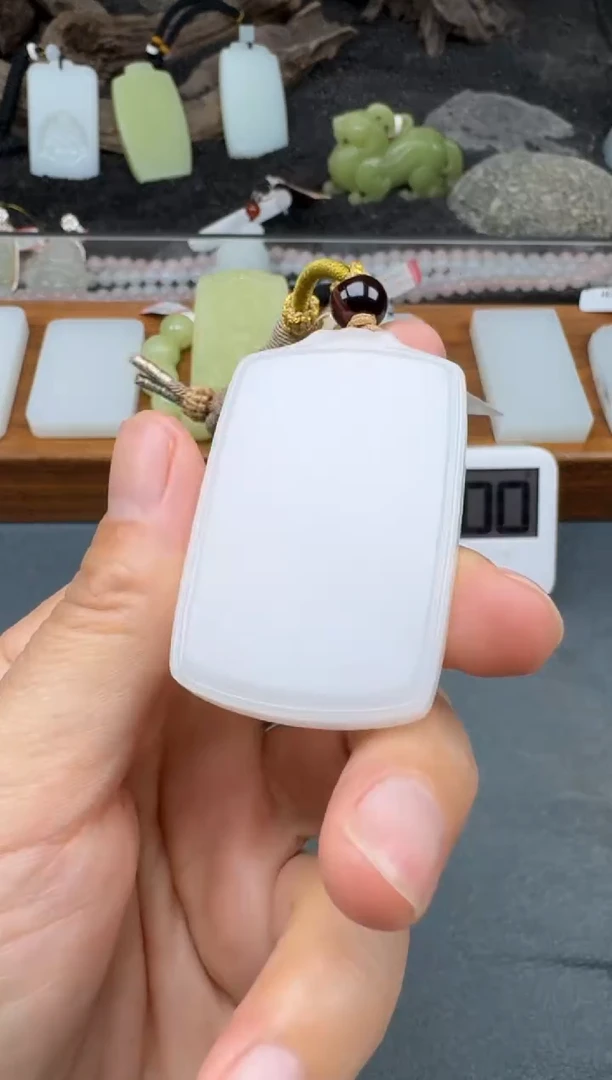 颈饰未镶嵌和田玉2