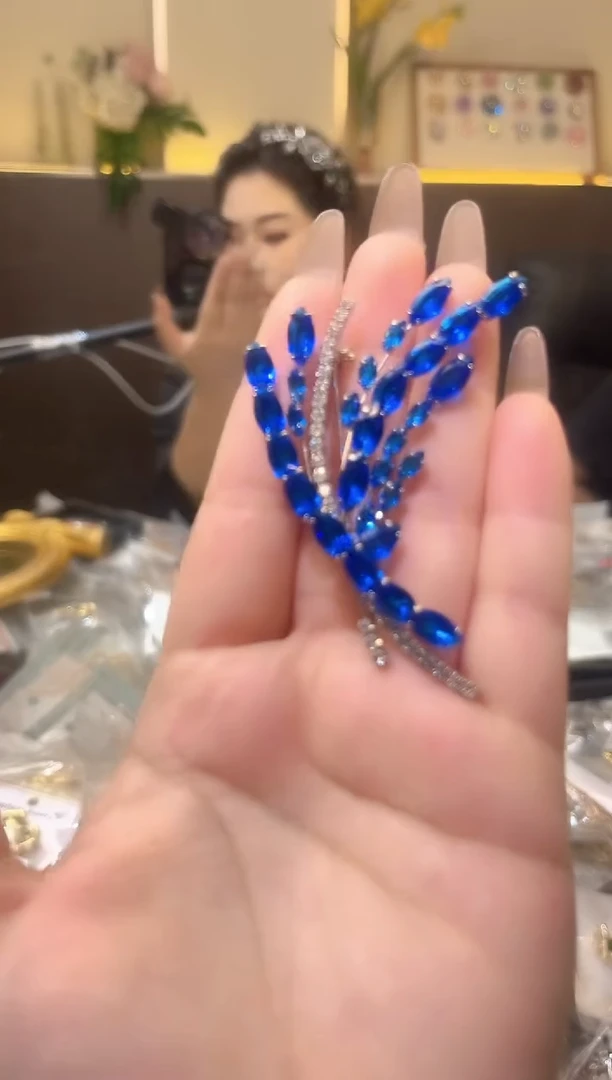 锆石铁合金精品饰界
