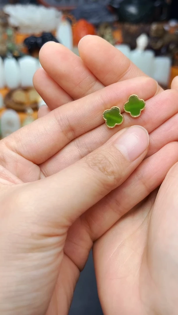 【闪购商品】和田玉耳饰银S925镶嵌四叶草