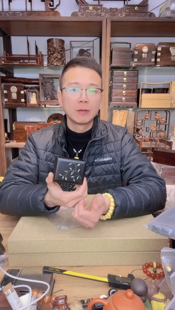 【闪购商品】乌木类书架099紫光檀嵌螺钿首饰盒
