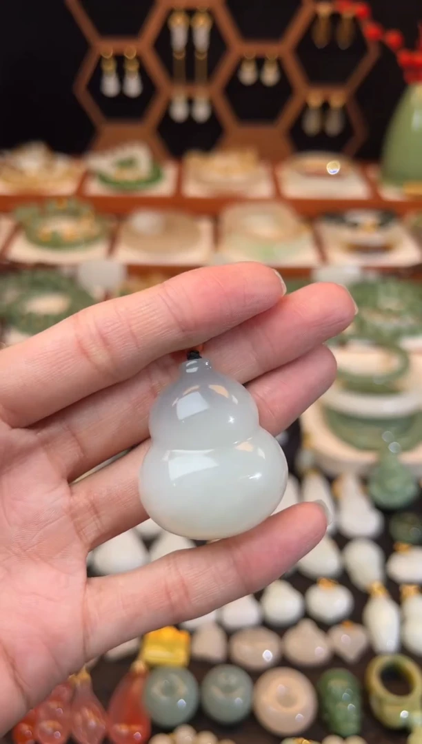 和田玉未镶嵌挂件豆**我福利