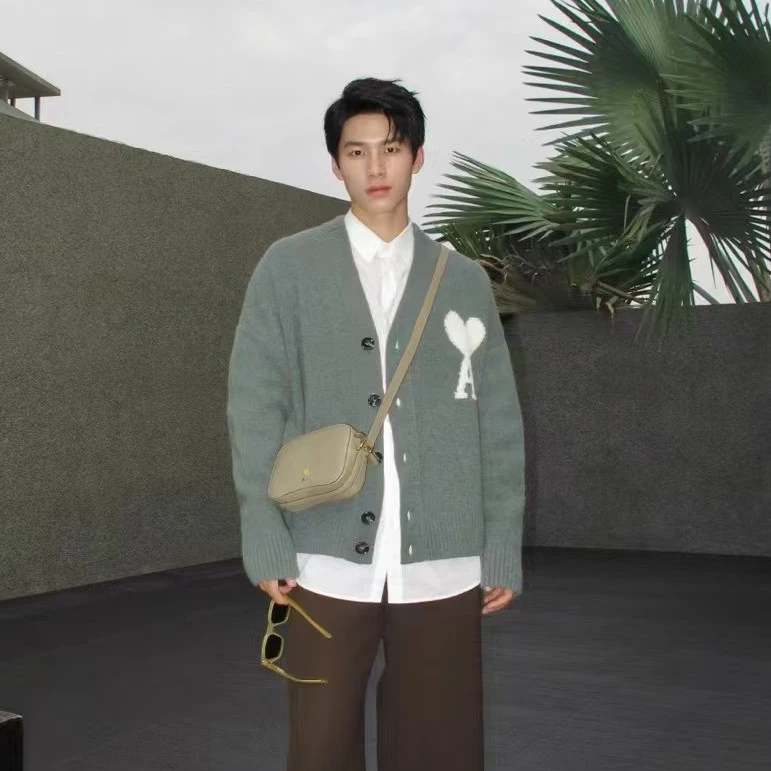 全新未使用 AMI DE COEUR 白爱心针织毛衣开衫/杭州实体PoisonLab