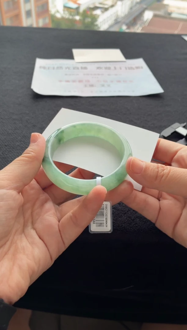 翡翠手镯未镶嵌买断价XW23016588