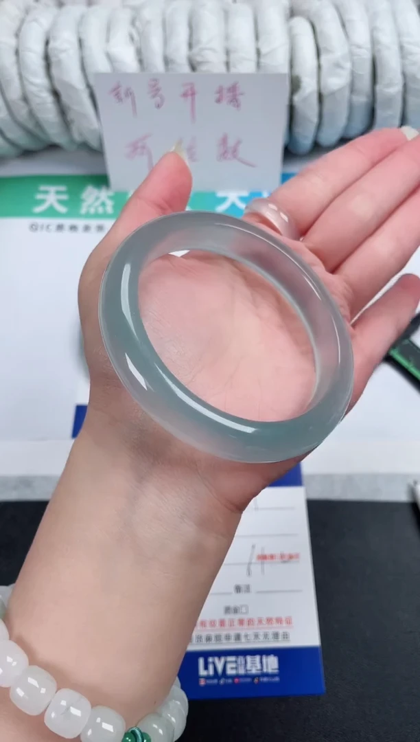 【闪购商品】石英质玉手镯未镶嵌11-61.2