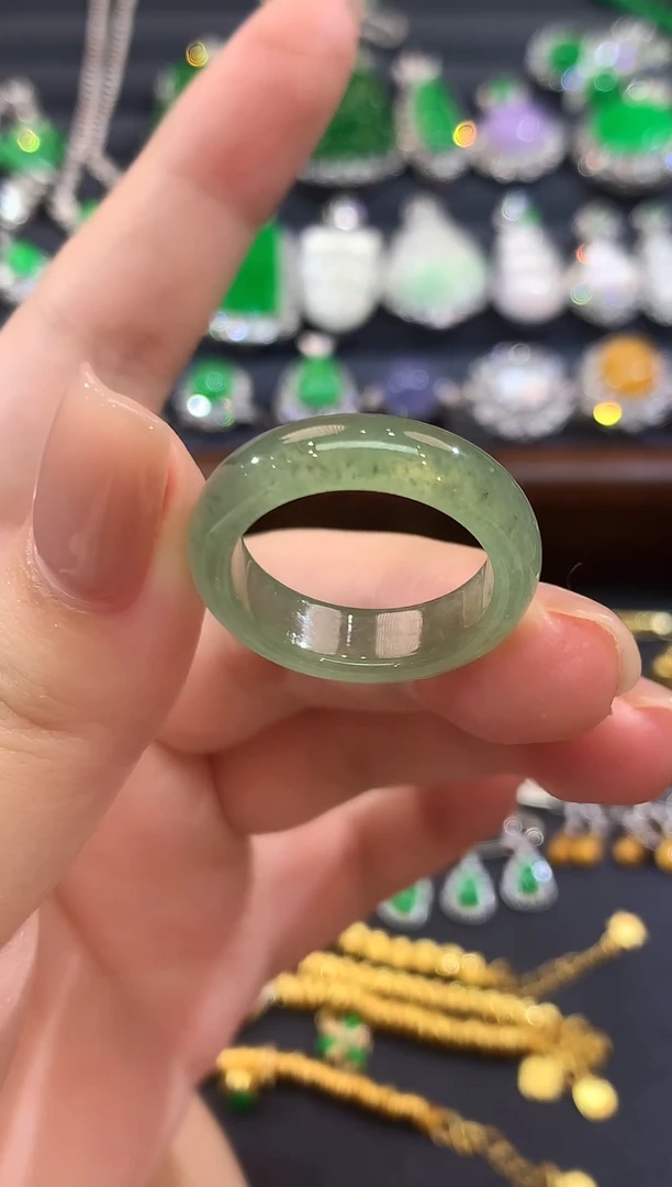 颈饰未镶嵌翡翠10--戒圈  18圈