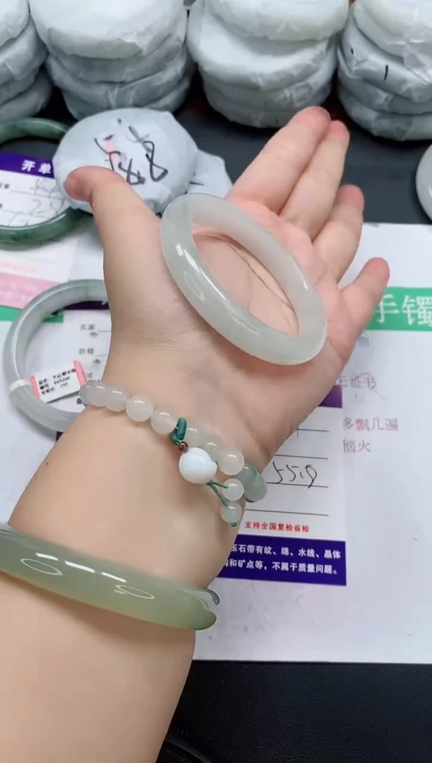 未镶嵌手镯石英质玉51/55-56
