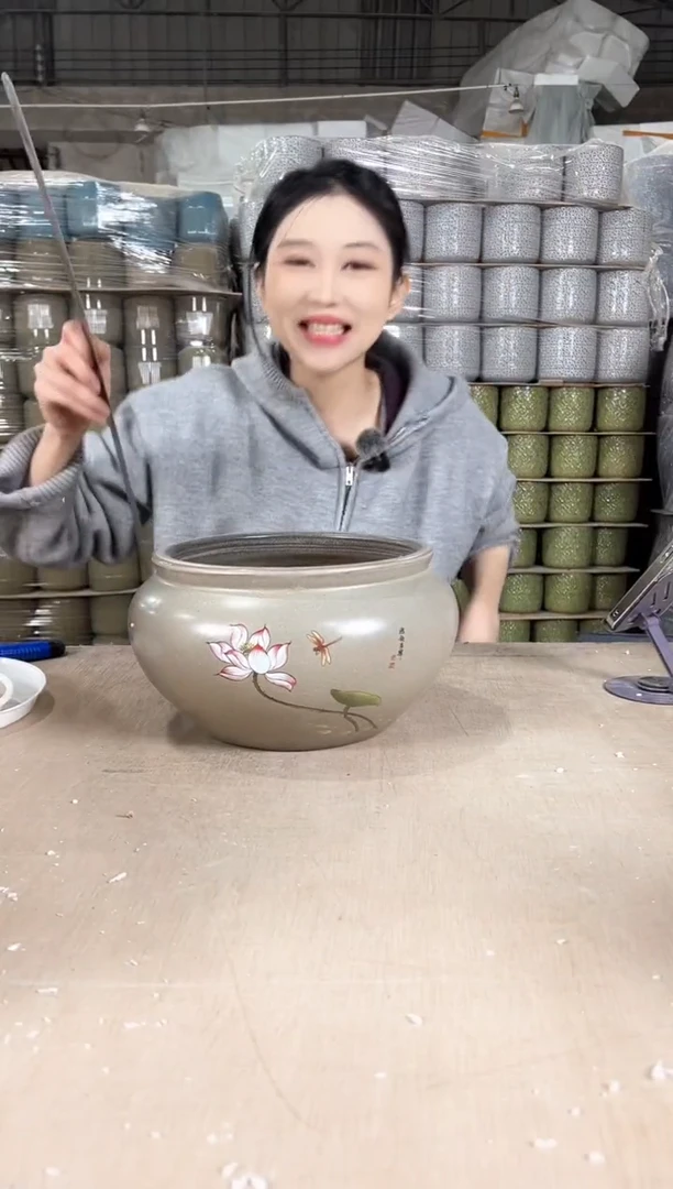 【闪购商品】陶瓷矮款圆口淡黄荷花大号23x16