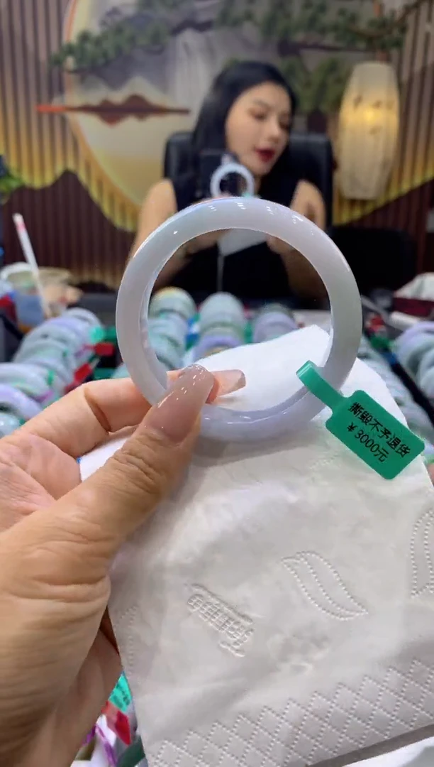 翡翠手镯未镶嵌00002123