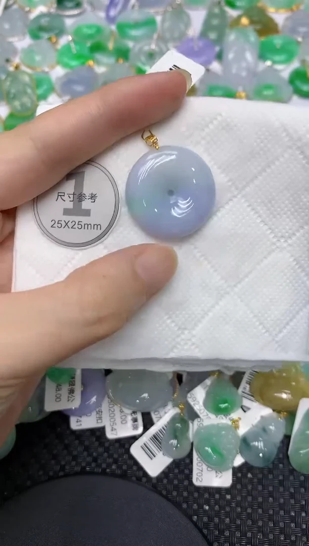 翡翠18K金镶嵌颈饰111111111