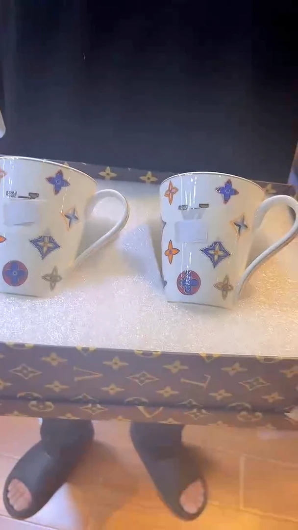 杯鸿辉家品牌瓷器，京东包邮！