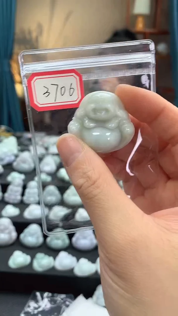 颈饰未镶嵌翡翠佛公3706微瑕慎拍