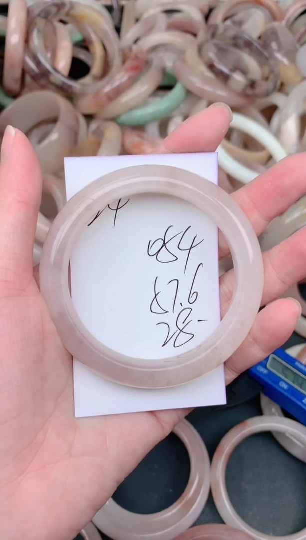 未镶嵌手镯石英质玉054