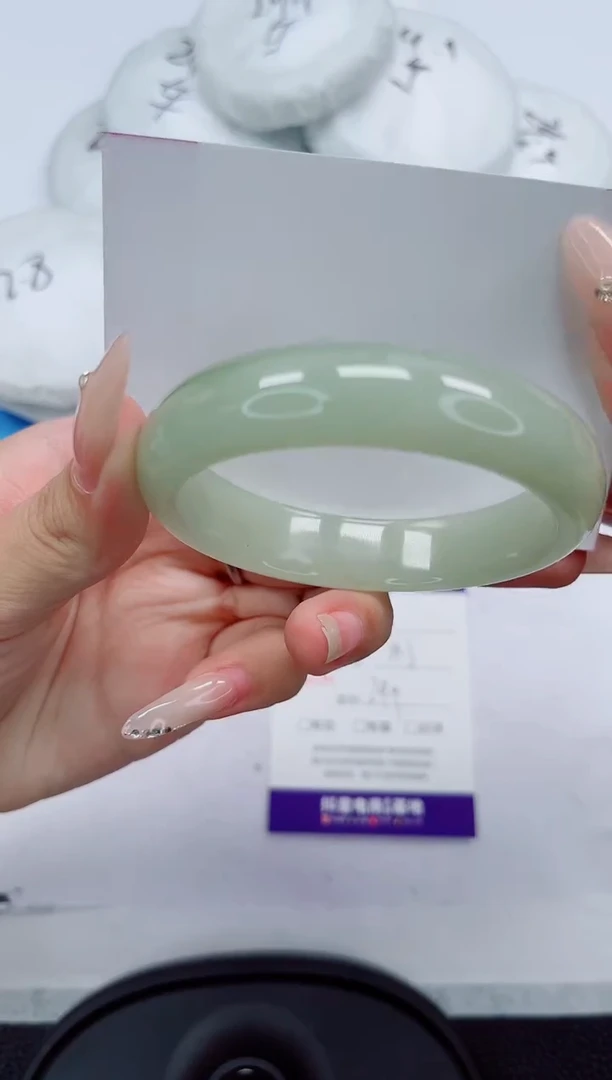 石英质玉手镯未镶嵌80-53/54