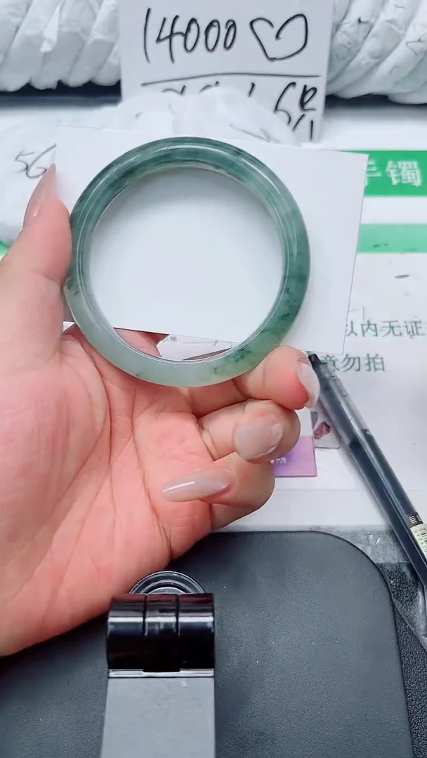 石英质玉手镯未镶嵌114-59