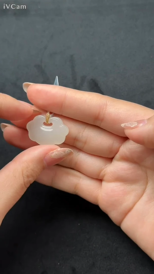 颈饰18K金镶嵌和田玉025-白玉祥云如意锁-1120