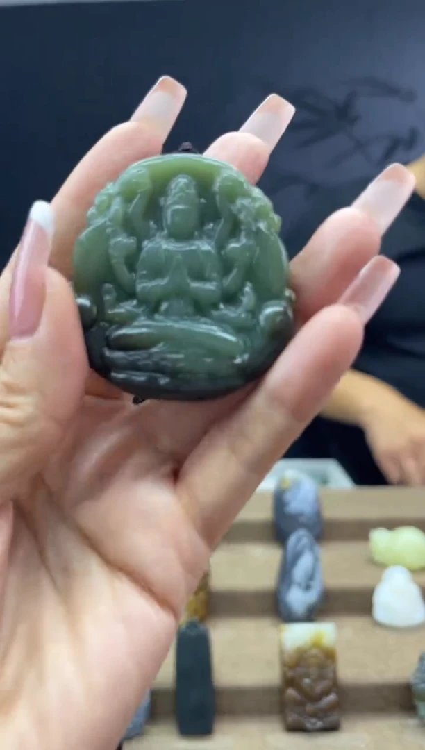 颈饰未镶嵌和田玉1