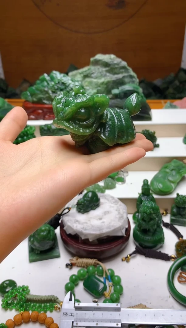 未镶嵌和田玉（碧玉）摆件1