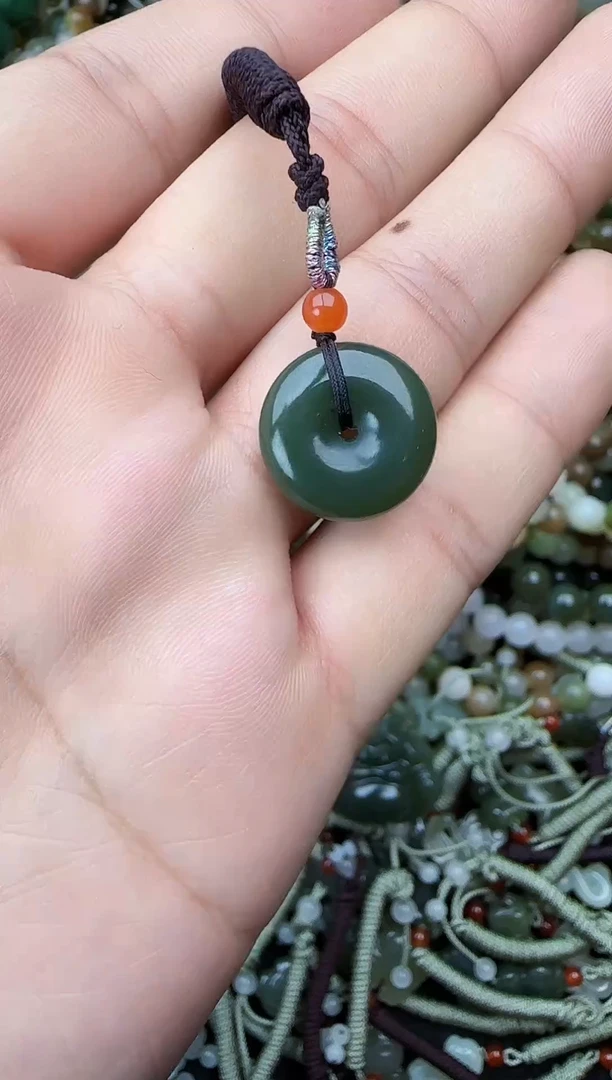 颈饰未镶嵌和田玉拍一发一