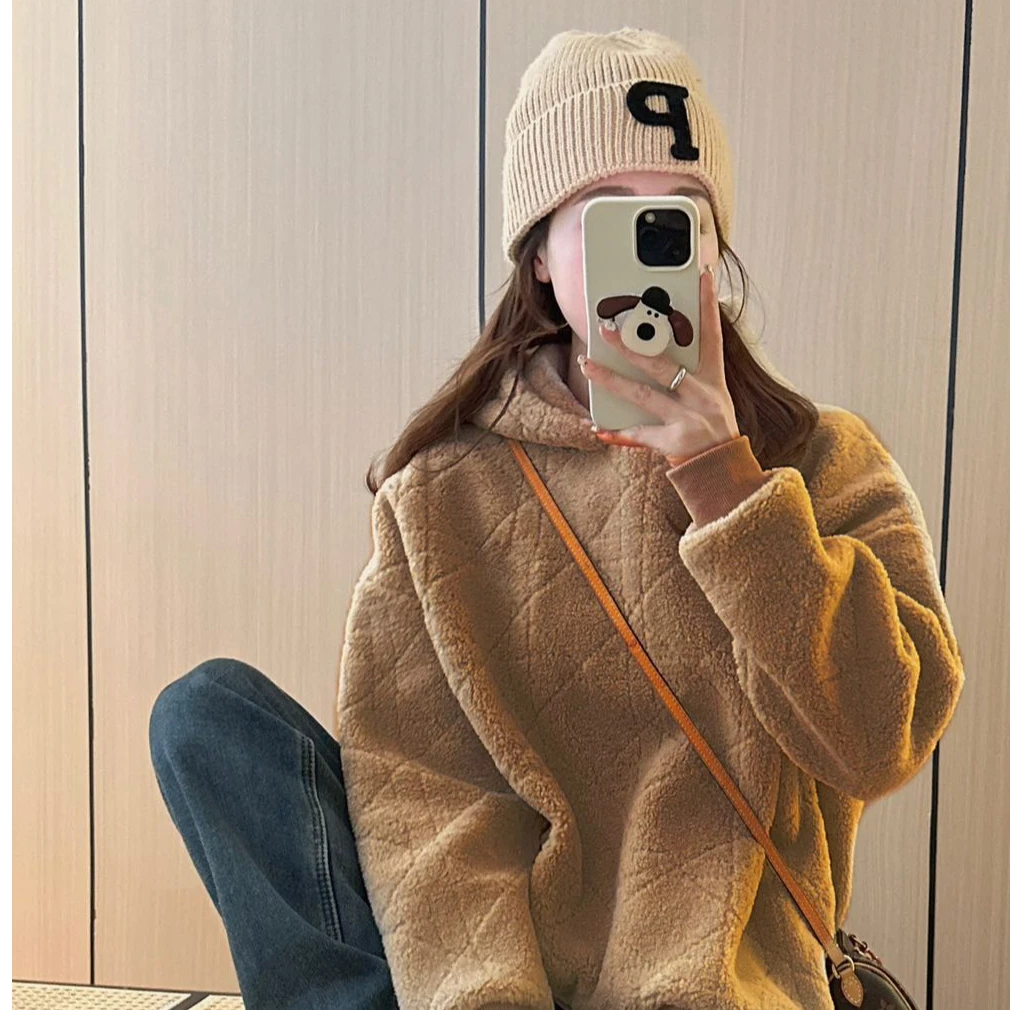 小雅姐姐 加绒刺绣小蜜蜂连帽宽松休闲卫衣IK63