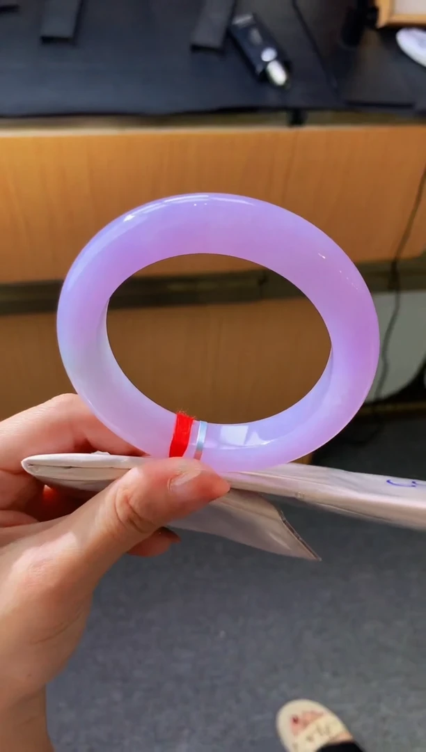 未镶嵌手镯翡翠- 圈口58.2 全款28.5万 定金2万