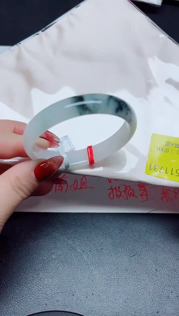 【闪购商品】翡翠手镯未镶嵌56/11731