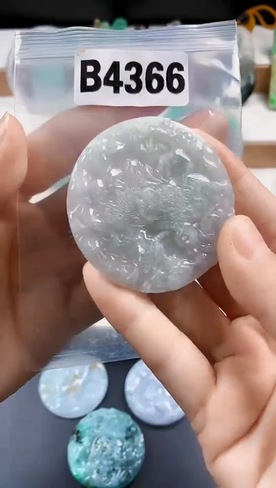 颈饰未镶嵌翡翠天然翡翠吊坠挂件