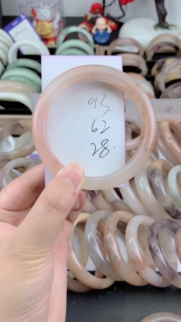 未镶嵌手镯石英质玉013