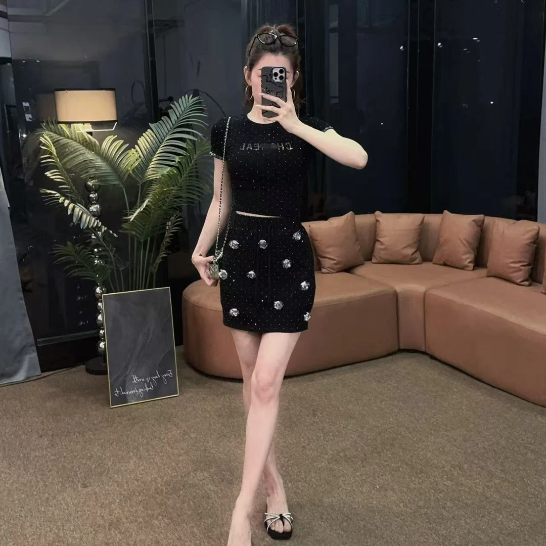 【Gouya】重工烫钻时尚套装女夏装气质短袖上衣高腰短裙子两件套