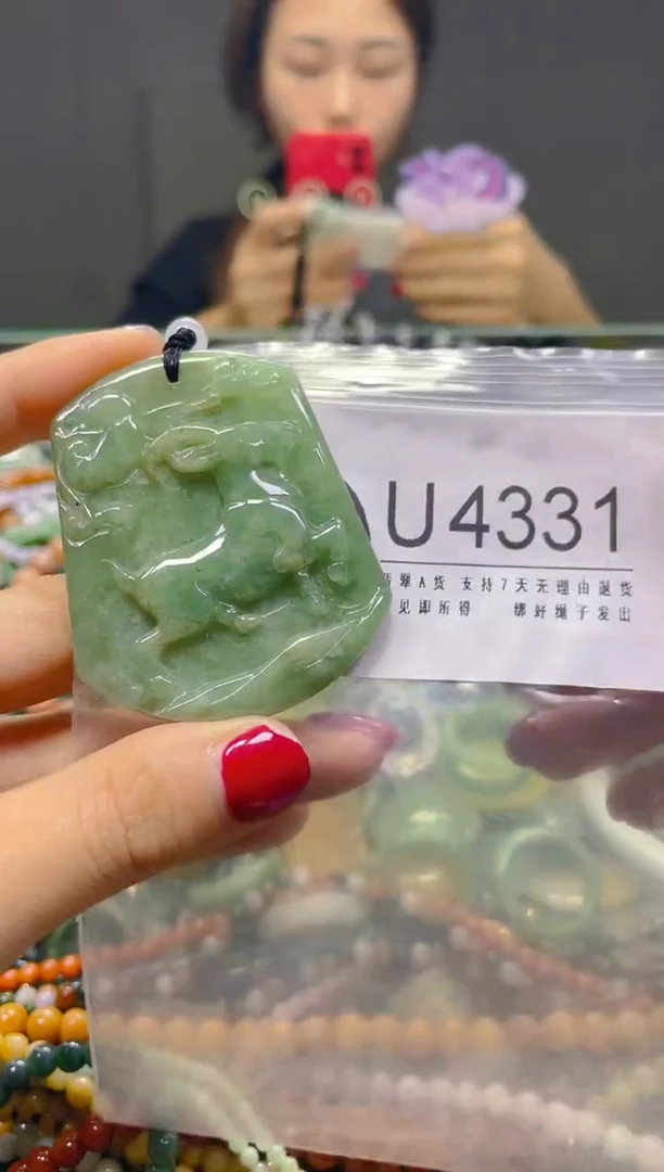 颈饰未镶嵌翡翠/U/翡翠A货，一件也是批发价