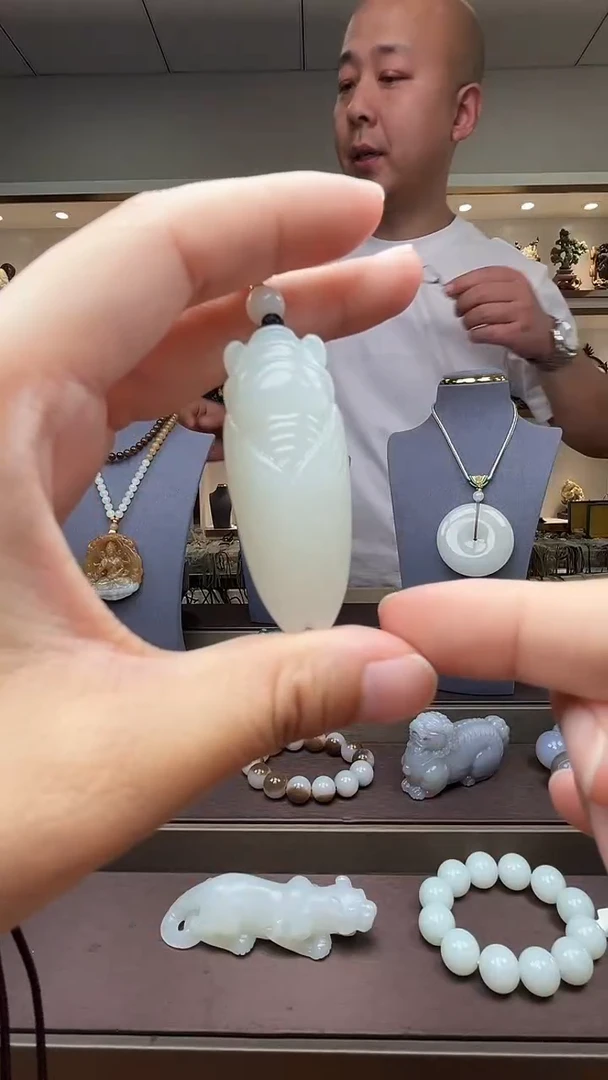 和田玉未镶嵌颈饰苏