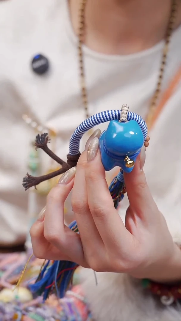 496漆猫挂件------48