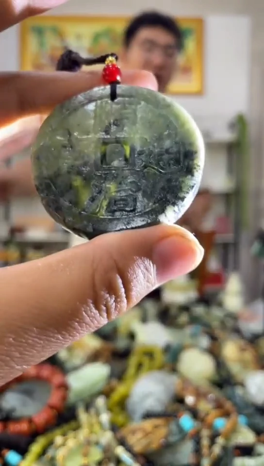 未镶嵌岫玉吊坠