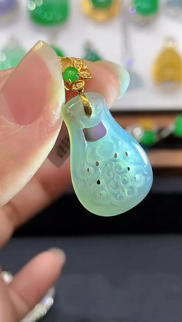 吊坠(不含链)18K金镶嵌翡翠L多样性发其一