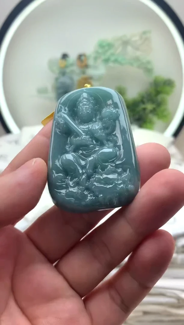 颈饰未镶嵌翡翠虚空藏