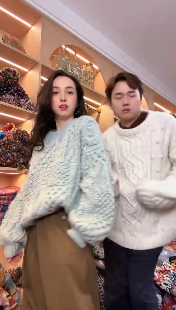 中****?蓝色毛衣美丽如羊毛4658