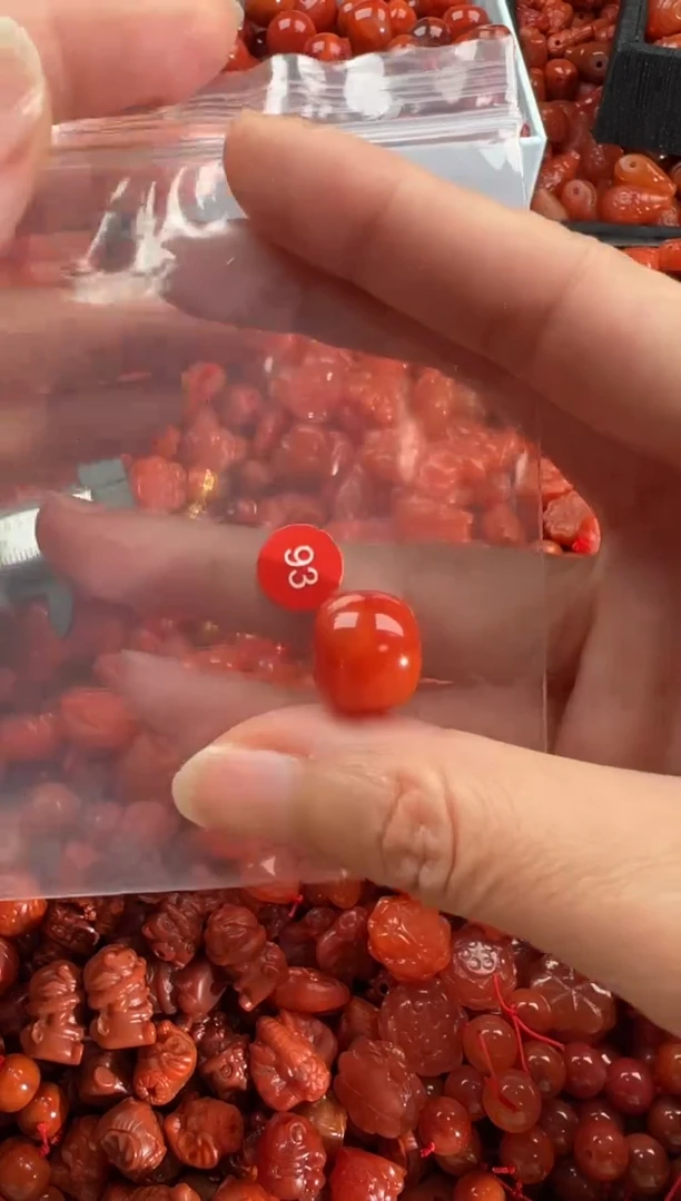 【闪购商品】南红玛瑙颈饰未镶嵌1
