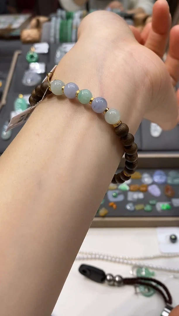 颈饰未镶嵌翡翠手串