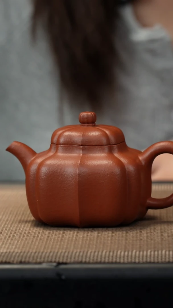 茶壶紫砂生砂朱泥筋纹德钟150cc