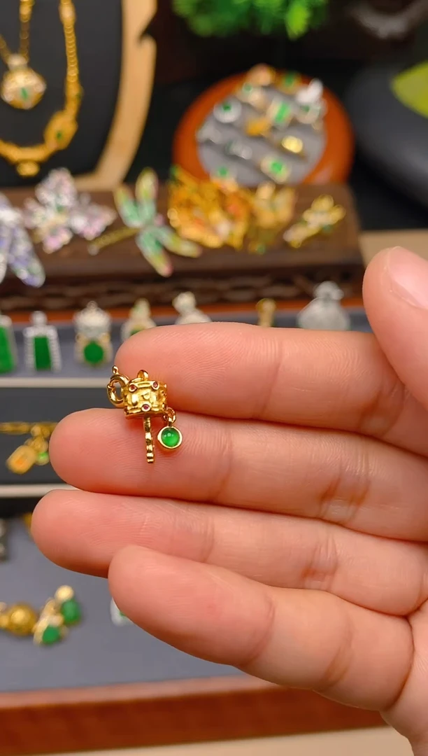 【闪购商品】翡翠吊坠(不含链)银S925镶嵌转经筒