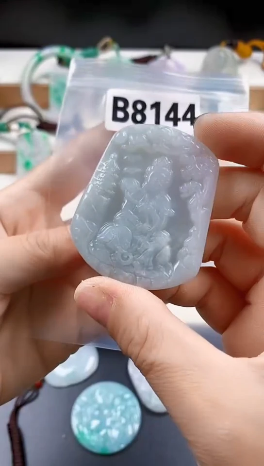 颈饰未镶嵌翡翠天然翡翠吊坠挂件