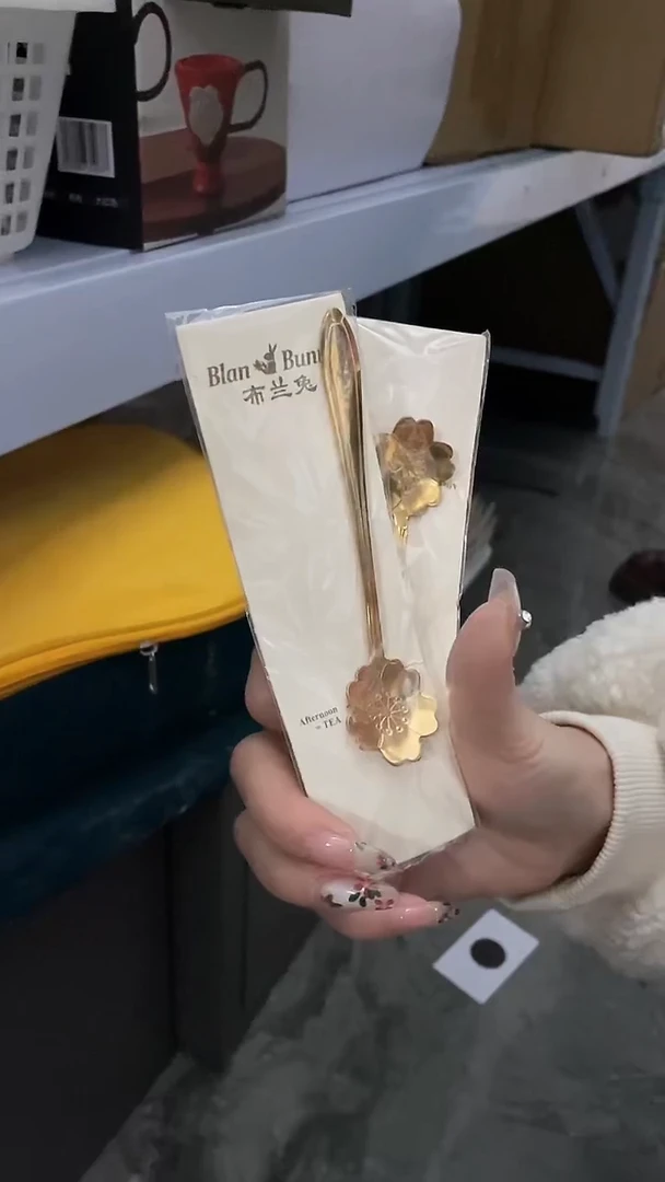 【闪购商品】瓷片豆包儿推荐饰品摆件