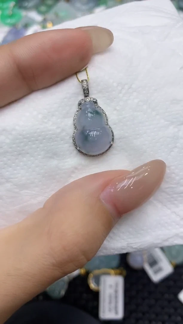 翡翠18K金镶嵌颈饰111111111111