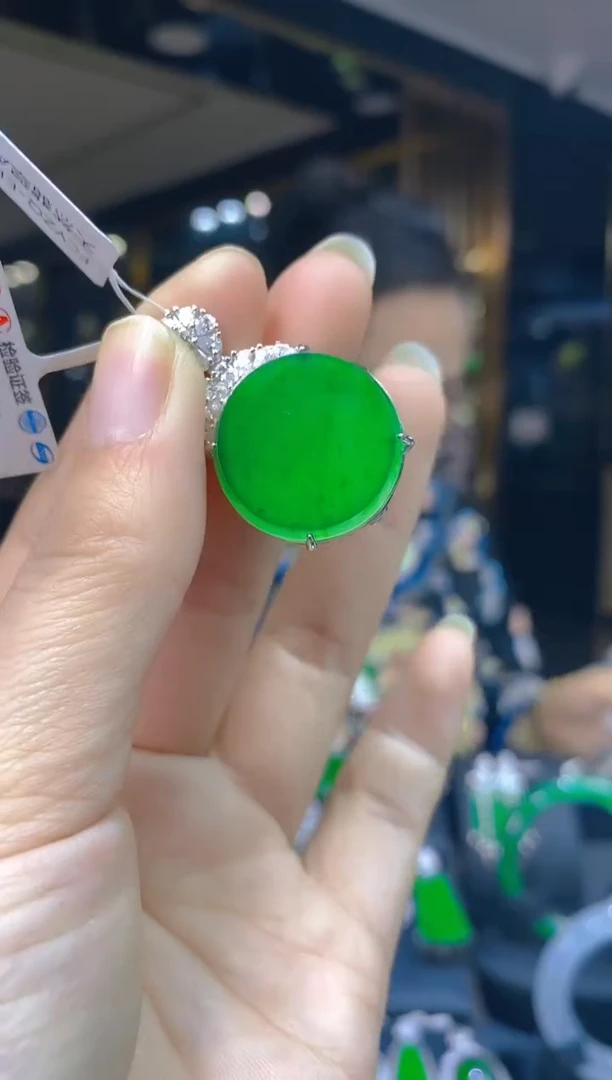 吊坠(赠链)银S925镶嵌翡翠017(多样性发货发其一)