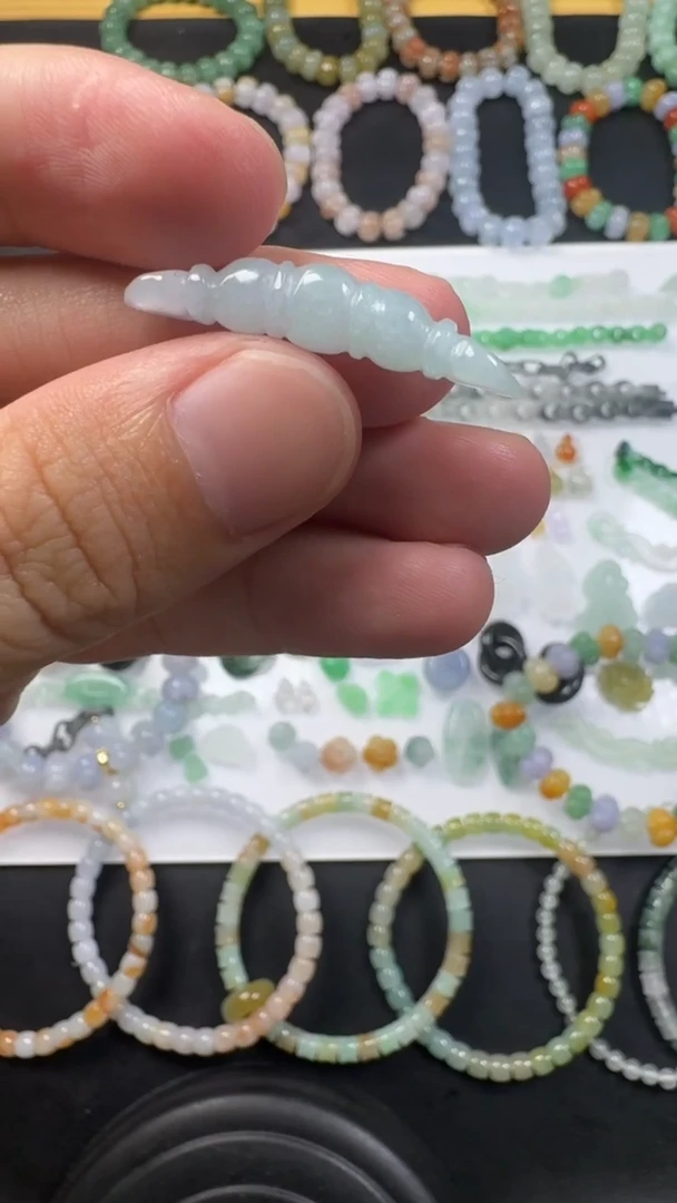 翡翠未镶嵌颈饰【闪购商品】 天然翡翠