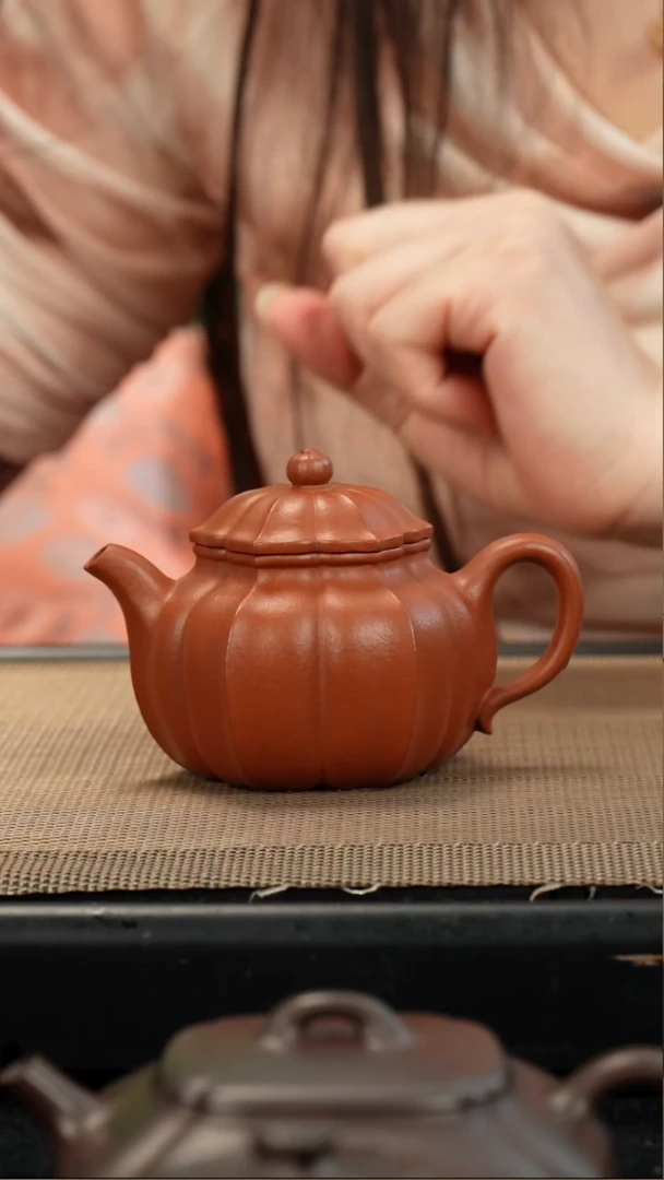 茶壶紫砂生砂朱泥筋纹莲子150