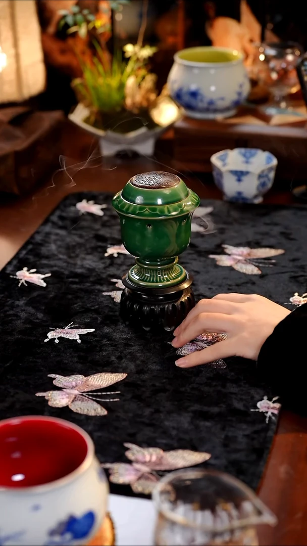 帝王绿香炉······